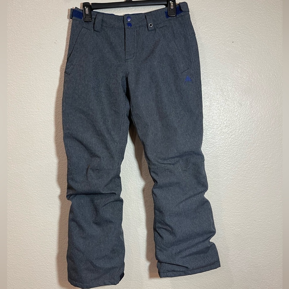 Burton Sweetheart Girls Snowboarding Pants
Size Large 14/16